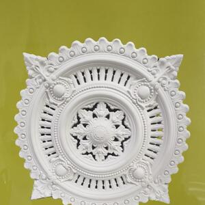 Our vented ceiling rose of the week: AR101-V. Featuring a Victorian patterned design! 

#allplasta #silvercornices #tdplastering #ceilingrose #ceilingdesign #interiordesign #victorian #vented #quality #plaster #demoulding #decorative #handmade